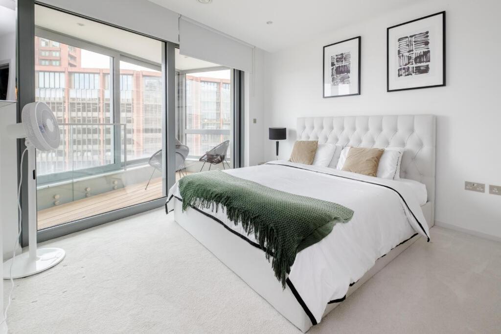 Serene Private Townhouse With Ac & Balcony For 6 Londra